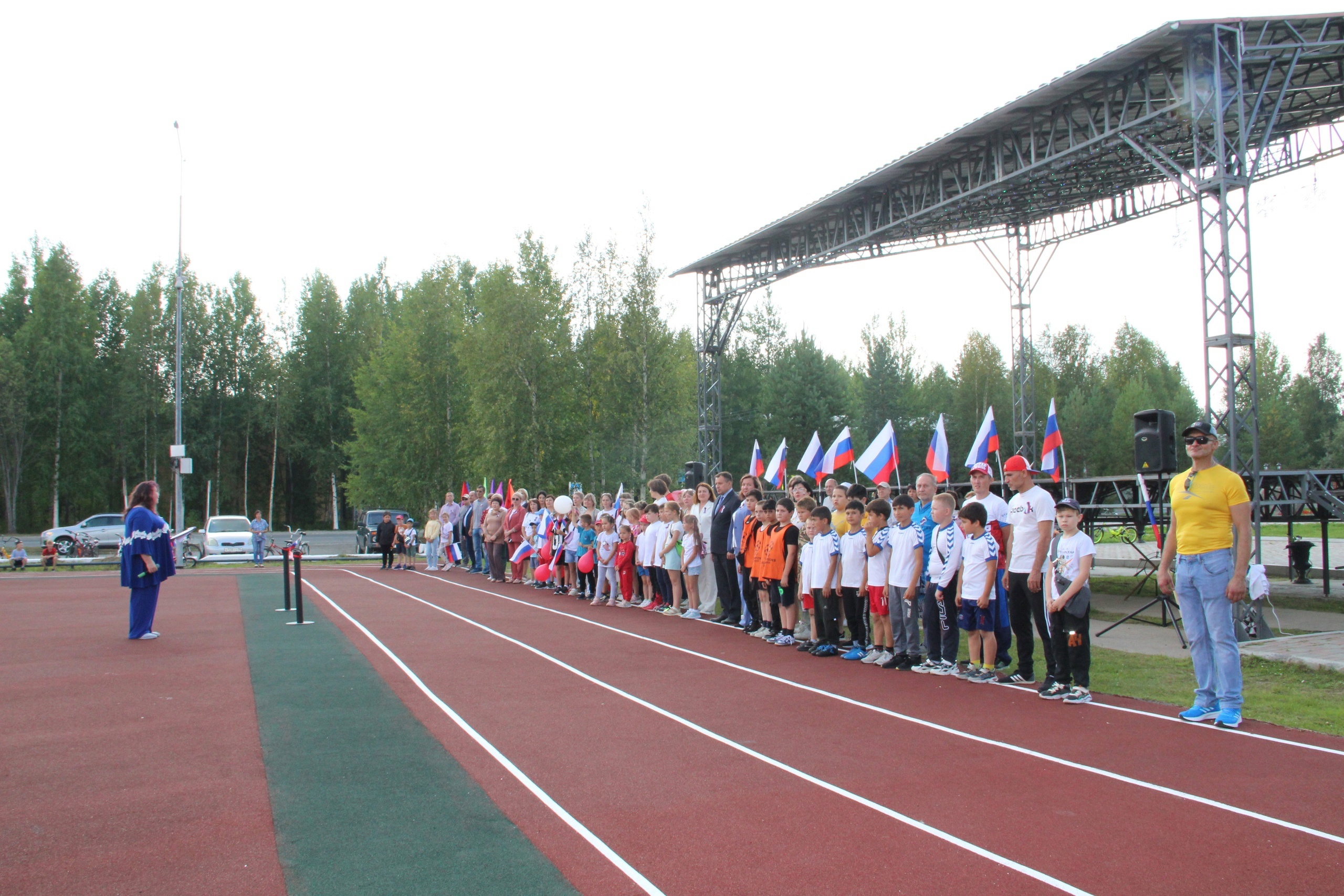 Новая спортивная площадка появилась в Талинке благодаря нацпроекту |  25.08.2022 | Октябрьское - БезФормата