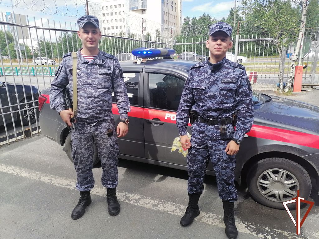 Сотрудники Росгвардии по горячим следам задержали наркомана, пытавшегося  угнать иномарку в Сургуте