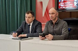 Глава Октябрьского района Сергей Заплатин встретился с руководителями учреждений, жителями села Большой Атлым и поселка Большие Леуши