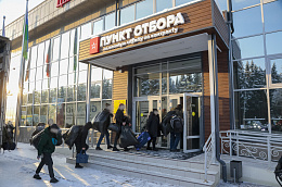 Мужчины со всей России приезжают в Югру для заключения контракта с Минобороны