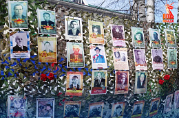 Ко Дню Победы в Октябрьском районе установили "Стены Памяти"