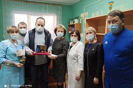 Поддержка врачей в Октябрьском районе не прекращается