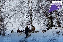 Школа безопасности в зимних условиях: в Шеркалах прошло спортивное мероприятие «Тропы Югры»