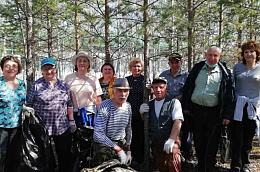 Жители Октябрьского района продолжают активно наводить порядок в своих поселках