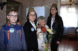Югорчане продолжают принимать участие в акции "Родные объятия"
