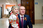 Поздравление главы Октябрьского района Сергея Заплатина с Днем рождения Губернатора ХМАО-Югры Руслана Николаевича Кухарука