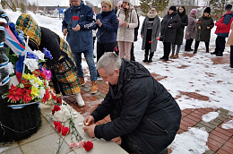 Октябрьский район скорбит со всей страной