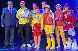 Вот и завершилась финальная игра КВН среди образовательных организаций Октябрьского района «Школьная лига КВН - 2025»