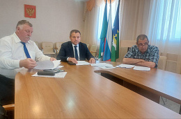 В Октябрьском районе обсудили вопросы жилищного строительства и переселения из аварийного жилья