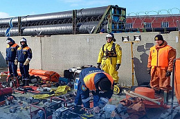 Поздравление главы Октябрьского района Сергея Заплатина со Всемирным Днем гражданской обороны