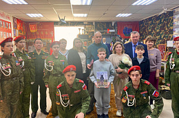 В Унъюгане почтили память героя СВО и передали медаль Жукова его семье