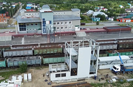 В Приобье уверенными темпами продвигается строительство надземного перехода от ж/д вокзала до пристани