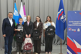 Глава Октябрьского района Сергей Владимирович Заплатин присоединился к акции «Собери ребенка в школу»