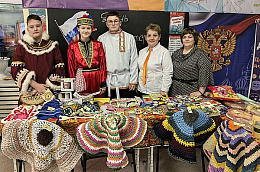 В День волонтера в Карымкарах состоялась благотворительная ярмарка