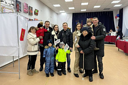 Поздравление главы Октябрьского района Сергея Заплатина с Днем семьи, любви и верности