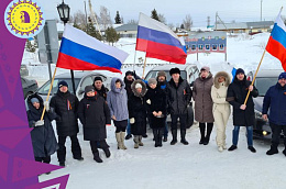 Жители Октябрьского района присоединились к патриотическому автопробегу в поддержку принятия Президентом России решения о признания ДНР и ЛНР