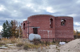 В Унъюгане возводят храм на пожертвования прихожан