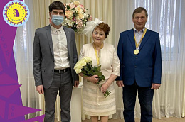 Сегодня с золотым юбилеем супружеской жизни мы поздравляем семью Орловых из поселка Приобье