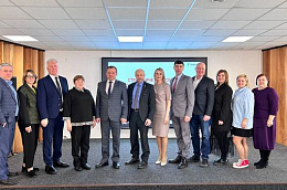 Губернатор Югры Руслан Николаевич Кухарук дал старт серии муниципальных стратегических сессий по формированию концепции и состава экспозиций, посвящённых муниципальным образованиям, для наполнения залов создаваемого филиала Национального центра «Россия»