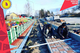 Работы по благоустройству детской площадки в Шеркалах ХМАО-Югры продолжаются