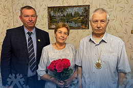 Сразу три семейные пары Октябрьского района отпраздновали юбилеи совместной жизни