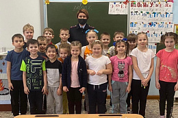Юные участники дорожного движения приняли участие в профилактической акции «Дети Югры за автокресло!»
