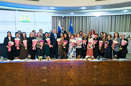 В Октябрьском районе «Единая Россия» поздравила с 8 марта жён и матерей участников СВО