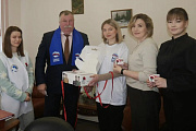 Каждый житель нашего района может внести свой вклад в заботу о ветеранах, став участником акции «Красная гвоздика»