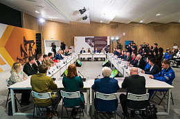 Губернатор Югры Руслан Кухарук встретился с ветеранами нефтегазовой отрасли