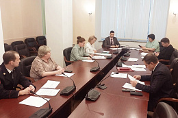 Глава Октябрьского района Сергей Заплатин провел заседание Антинаркотической комиссии и Комиссии по профилактике правонарушений Октябрьского района