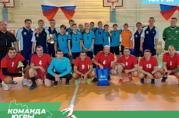 Футбольные команды Октябрьского района поборолись за кубок турнира по мини-футболу