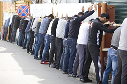 Из Югры с начала года выдворили 1262 нарушивших закон мигранта