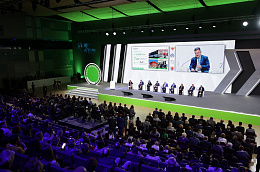 Стереотипы про рабочих уходят в прошлое — их профессии становятся престижнее, а оплата труда растёт