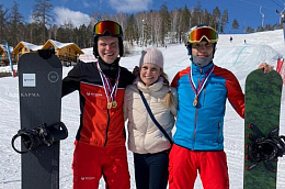 Михаил Слинкин завоевал золотую медаль на чемпионате России по сноуборду среди спортсменов с поражением опорно-двигательного аппарата