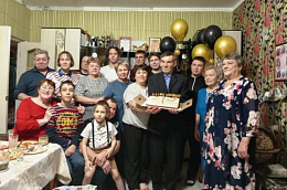 80-летний юбилей отметил почетный гражданин Октябрьского района Валерий Федорович Кугаевский