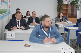 Всероссийская акция «Сдаем вместе. День сдачи ЕГЭ родителями» прошла в Октябрьском районе