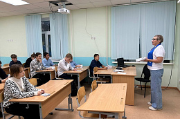 Информационный час «Ваш выбор профессии» в Октябрьской средней школе