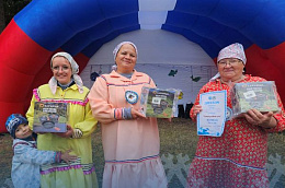 День рыбака жители Октябрьского района отметили ухой на Оби