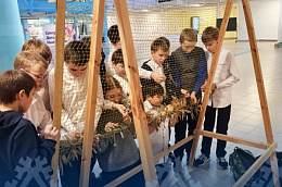 До самой Победы: жители Октябрьского района продолжают помогать фронту